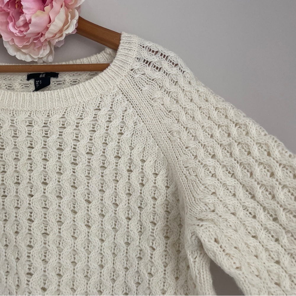 H&M Cream Knit Crewneck Sweater Medium - Picture 3 of 6